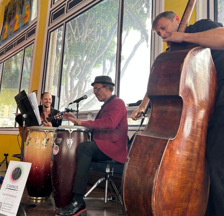 Trio Caminos